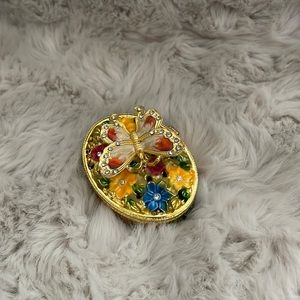 COPY - NEW butterfly keep sake box opens up